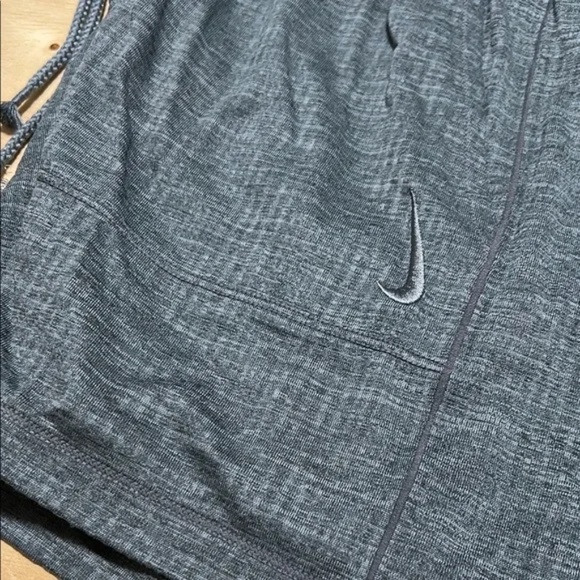 New Nike Yoga Dri Fit Shorts 4" Length Gray Size Small - Picture 3 of 9
